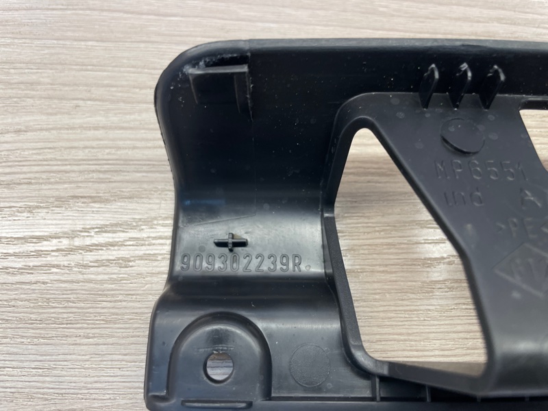 Накладка замка багажника - фото 5