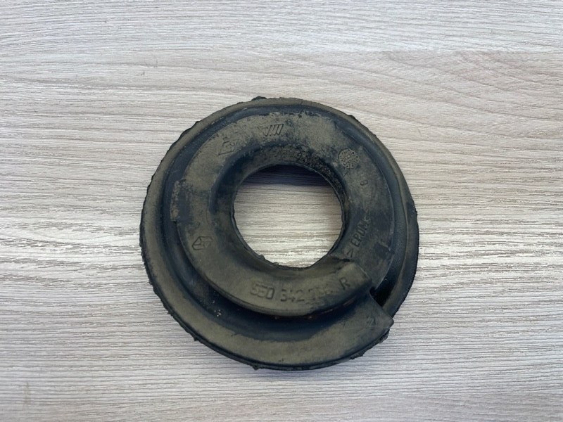 Верхняя опора    пружины - фото 1