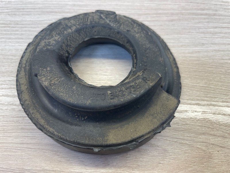 Верхняя опора    пружины - фото 2