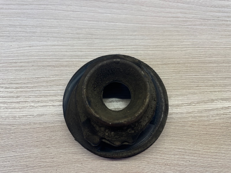 Верхняя опора    пружины - фото 1