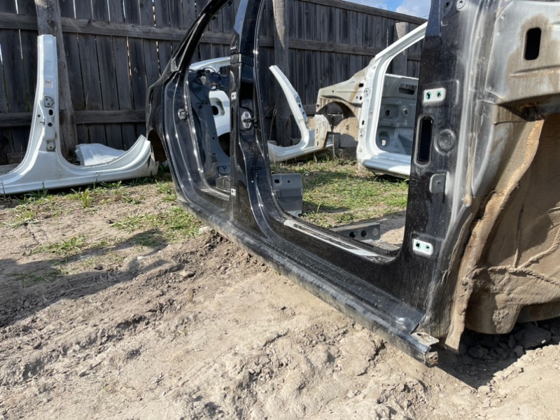 Боковина кузова - фото 1