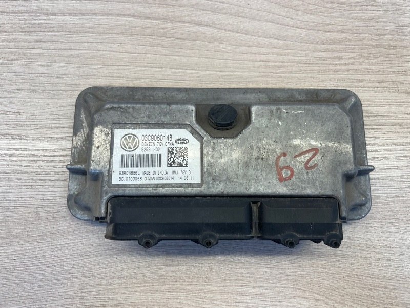 Блок управления двигателем - фото 1