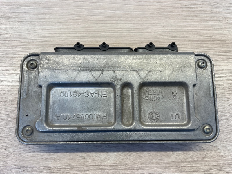 Блок управления двигателем - фото 4