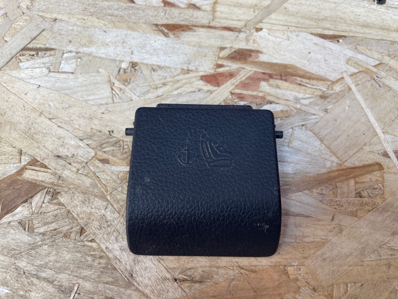 Заглушка полки багажника - фото 2