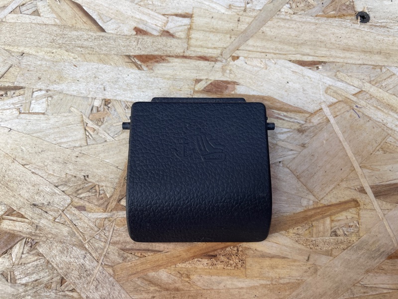 Заглушка полки багажника - фото 2