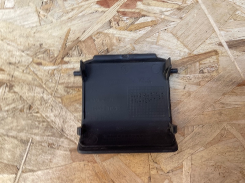 Заглушка полки багажника - фото 3