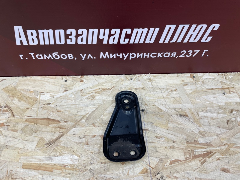 Кронштейн подрамника - фото 1