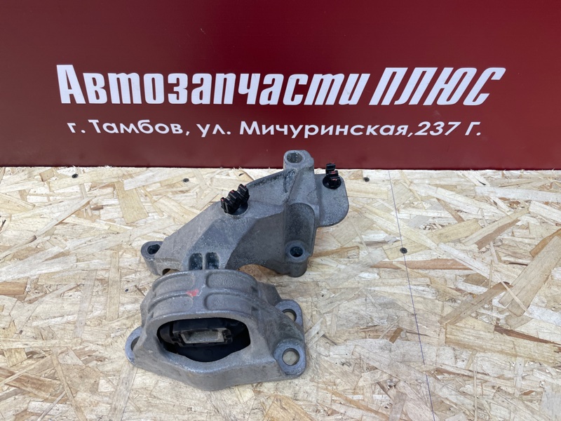 Опора двигателя - фото 1