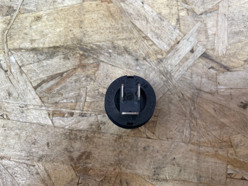 Кнопка открывания багажника - фото 3