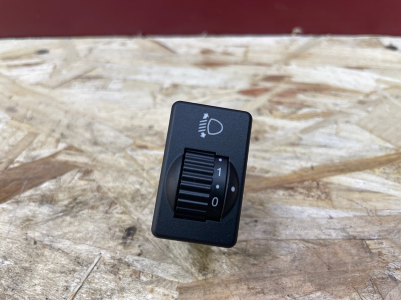 Кнопка корректора фар - фото 2