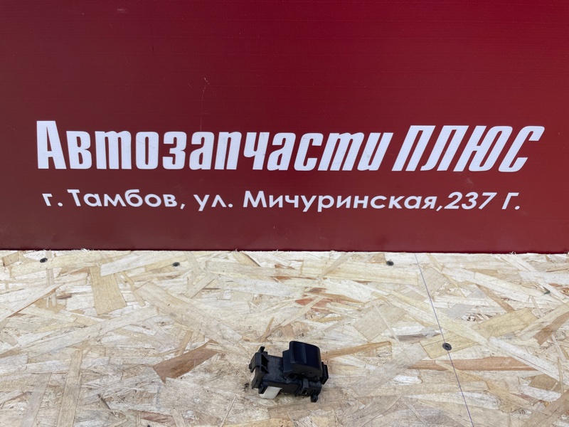 Кнопка стеклоподъемника - фото 1