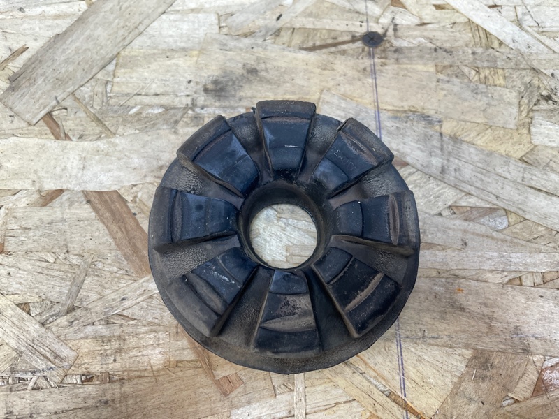 Верхняя опора    пружины - фото 3