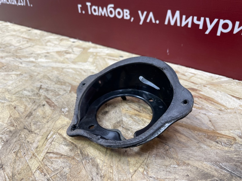 Горловина лючка бензобака - фото 2