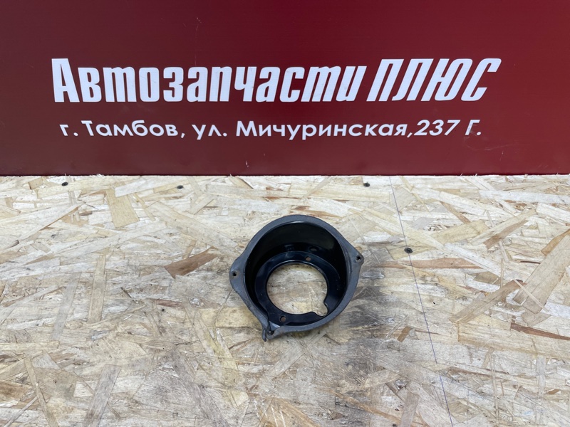 Горловина лючка бензобака - фото 1