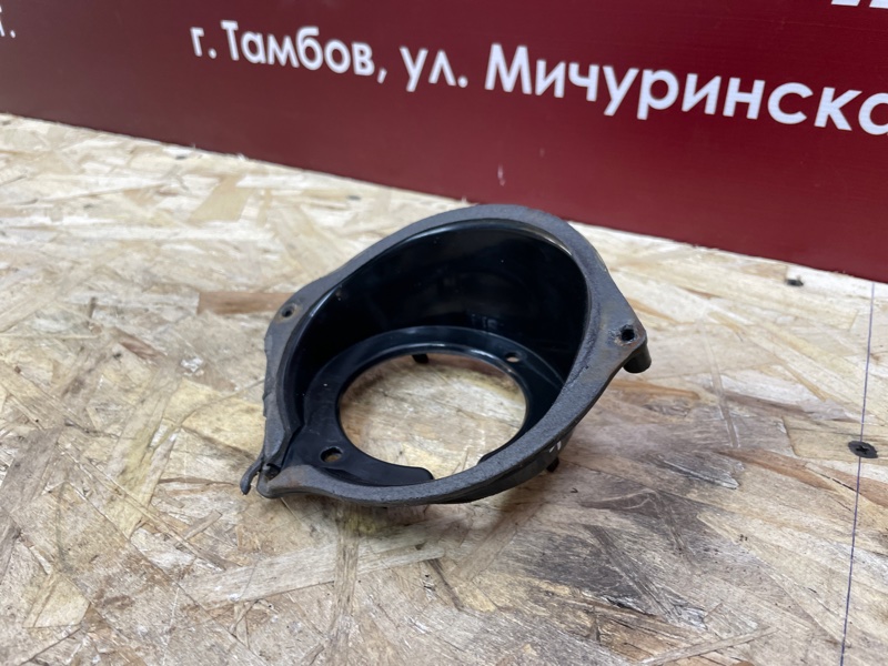 Горловина лючка бензобака - фото 2