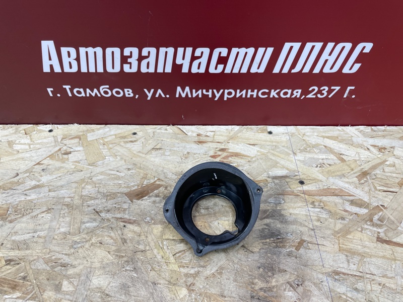 Горловина лючка бензобака - фото 1
