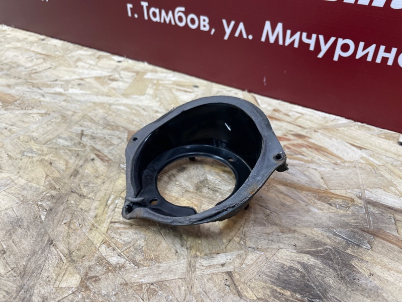 Горловина лючка бензобака - фото 2