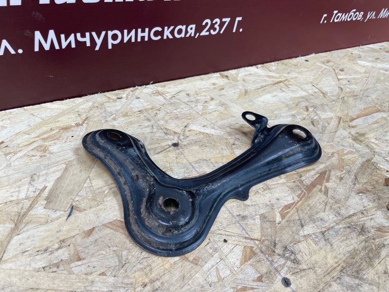 Кронштейн подрамника - фото 3