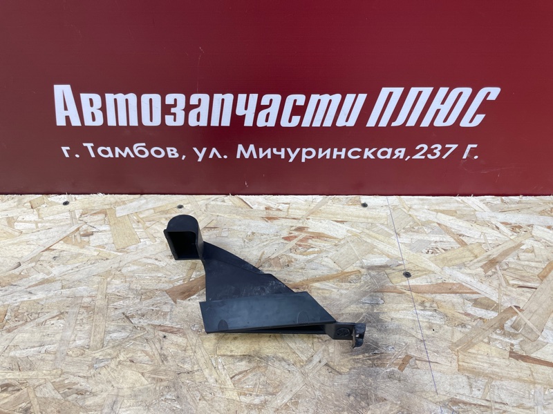 Дефлектор радиатора - фото 1