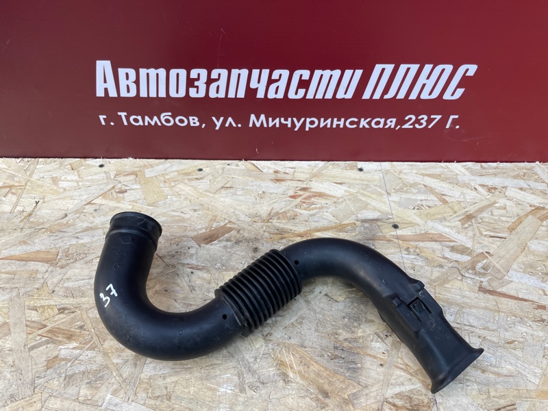 Патрубок воздушного фильтра - фото 1