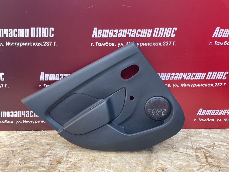 Обшивка боковой двери - фото 1