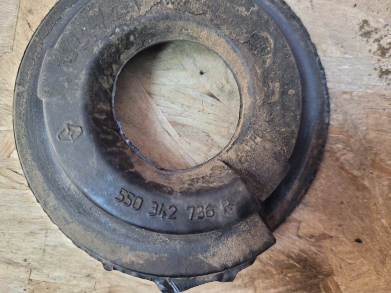 Верхняя опора    пружины - фото 5