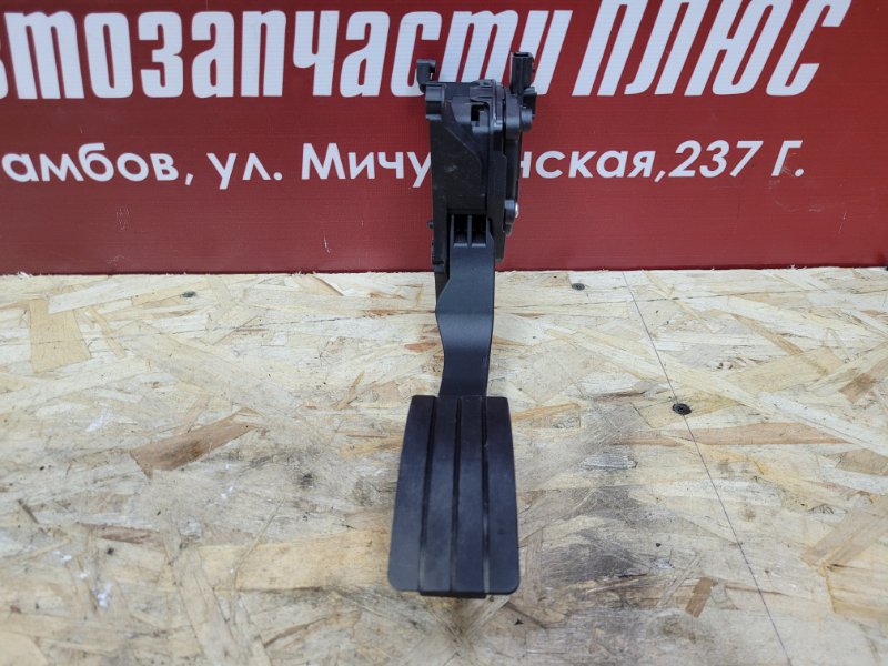 Педаль газа - фото 1