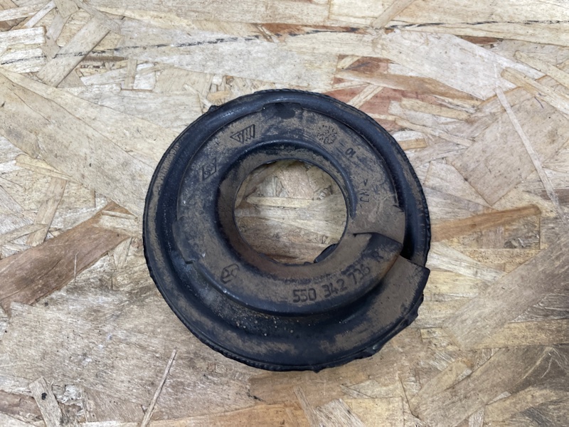 Верхняя опора    пружины - фото 2