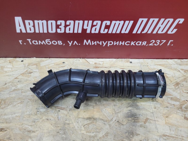 Патрубок воздушного фильтра - фото 1