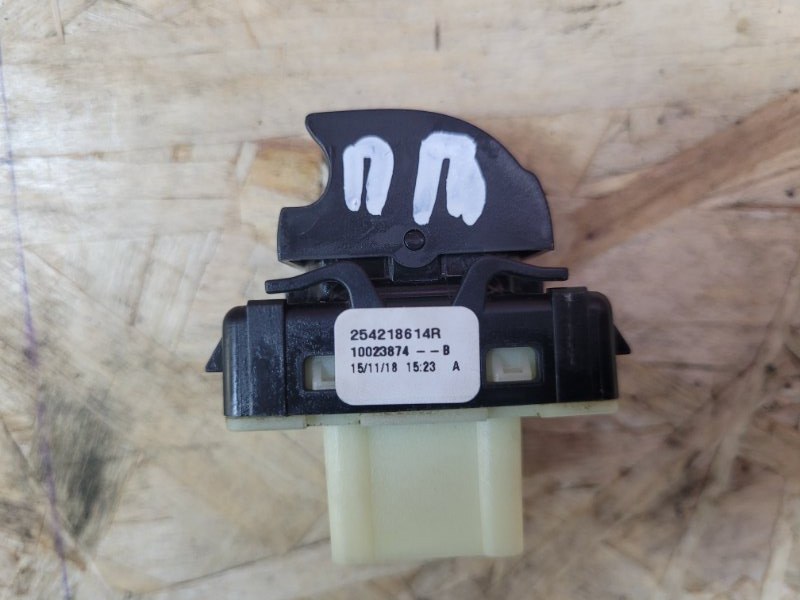 Кнопка стеклоподъемника - фото 5