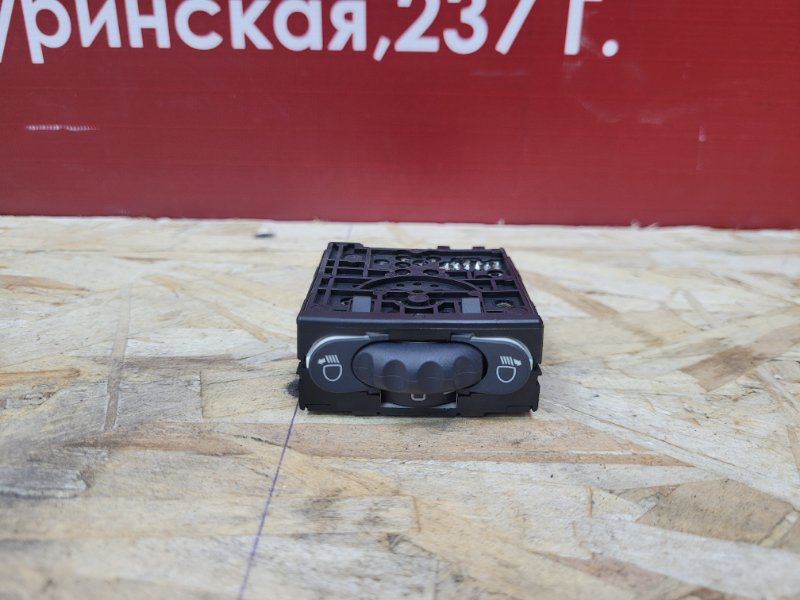 Кнопка корректора фар - фото 1