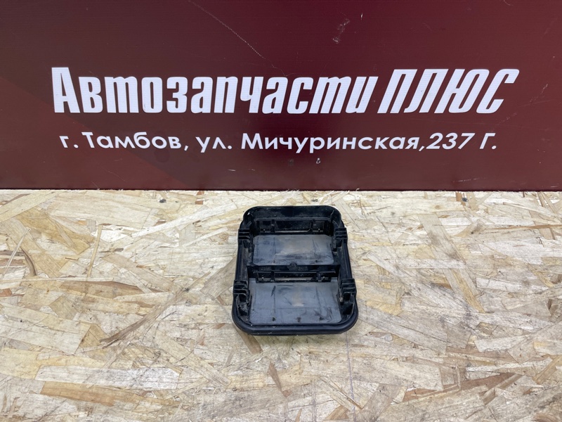Клапан вентиляции салона - фото 1