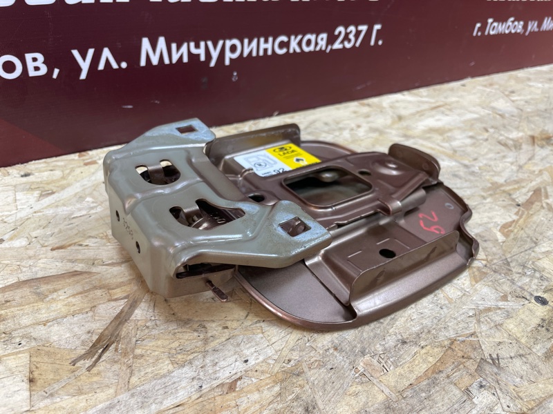 Лючок бензобака - фото 7