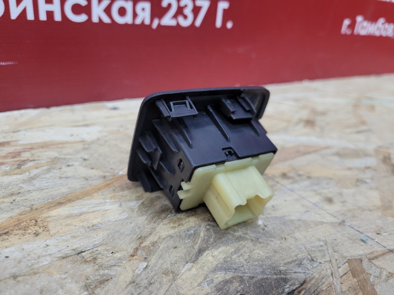 Кнопка стеклоподъемника - фото 6