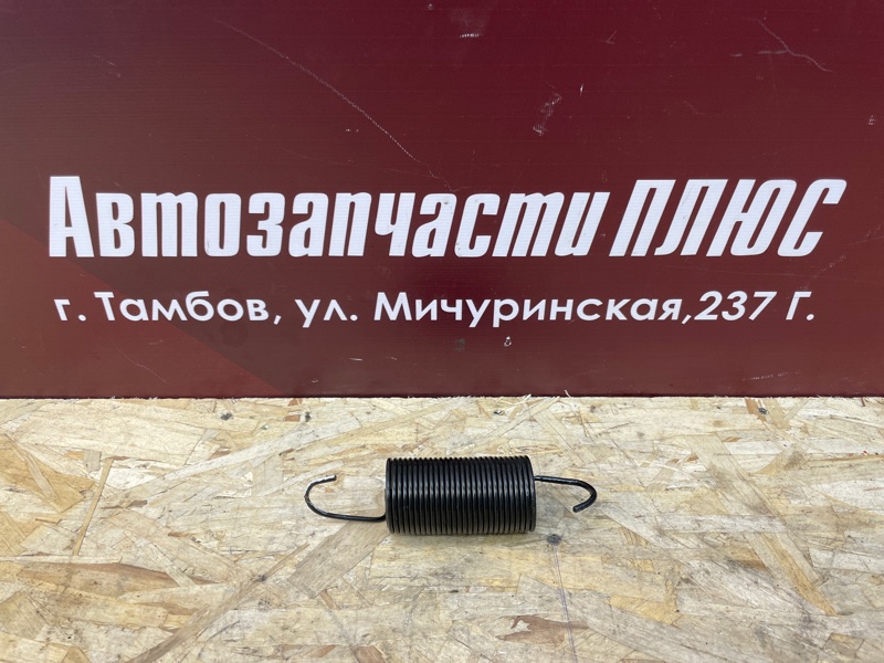 Пружина крышки багажника - фото 1