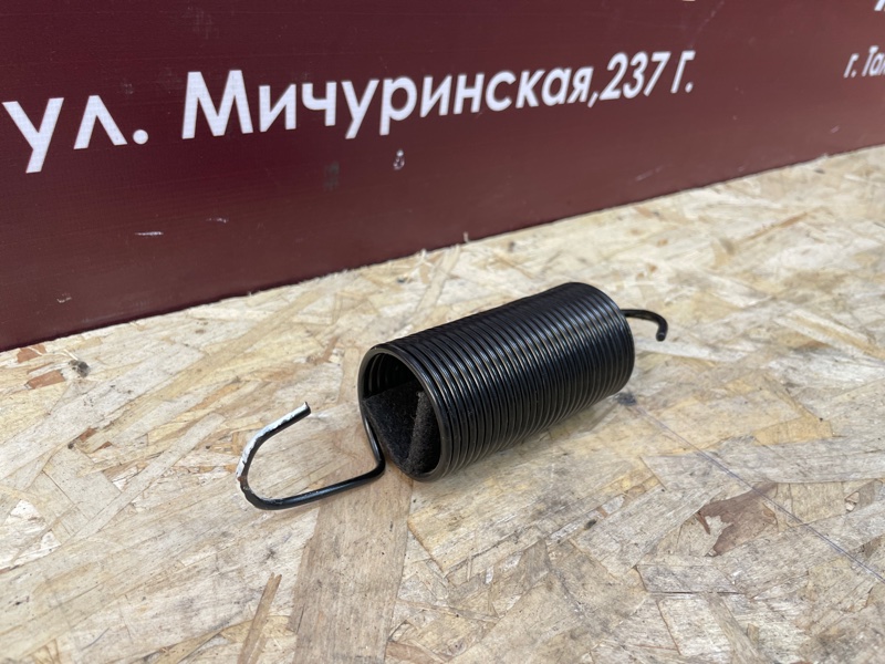 Пружина крышки багажника - фото 3