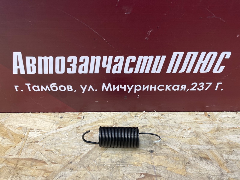 Пружина крышки багажника - фото 1