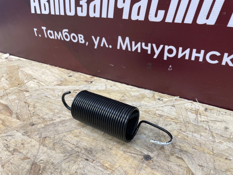 Пружина крышки багажника - фото 2