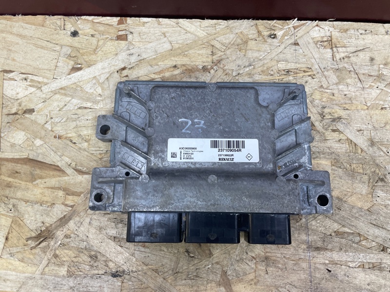 Блок управления двигателем - фото 2