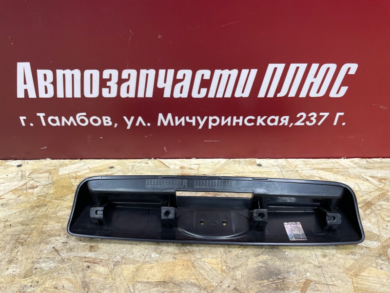 Накладка крышки багажника - фото 6