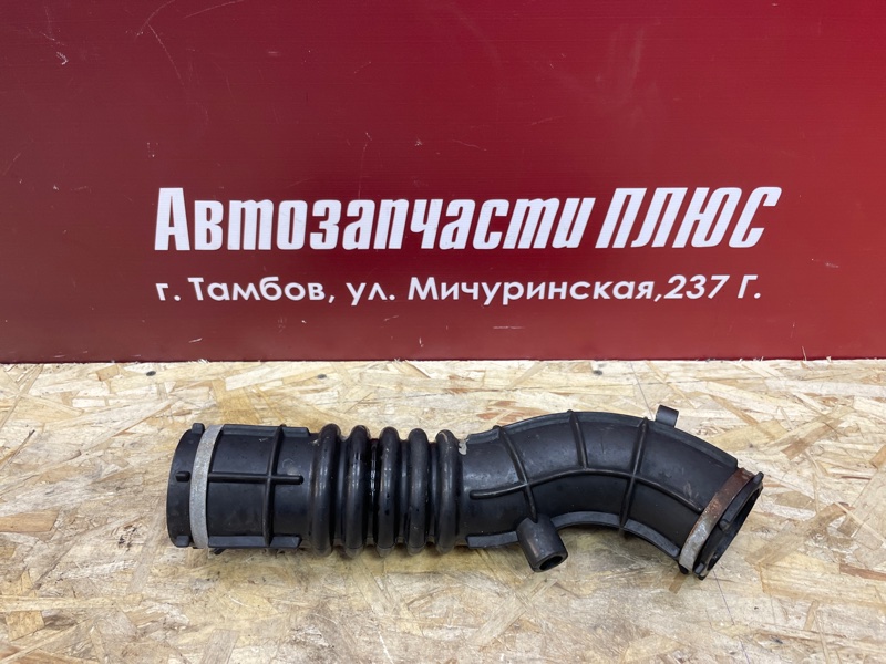 Патрубок воздушного фильтра - фото 1