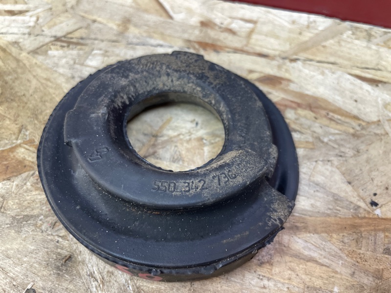 Верхняя опора    пружины - фото 3