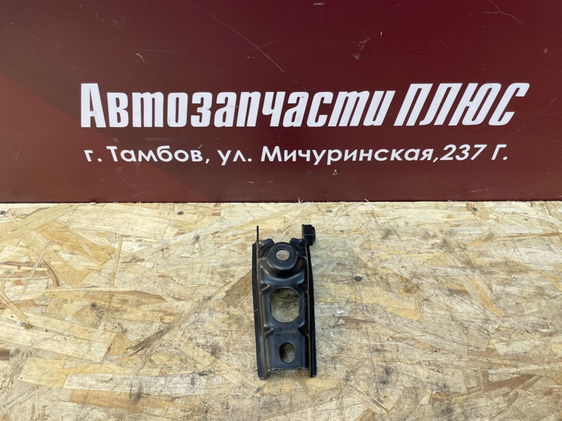 Кронштейн опоры двигателя - фото 1