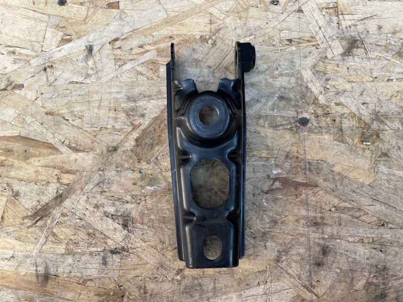 Кронштейн опоры двигателя - фото 2