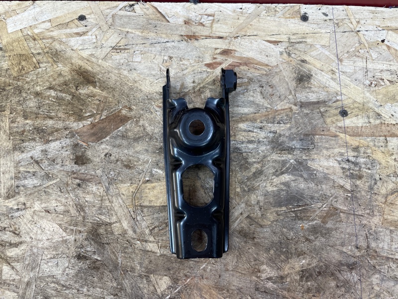 Кронштейн опоры двигателя - фото 2