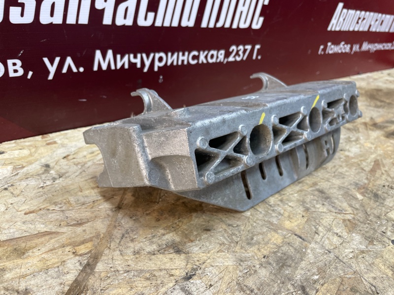 Кронштейн впускного коллектора - фото 4