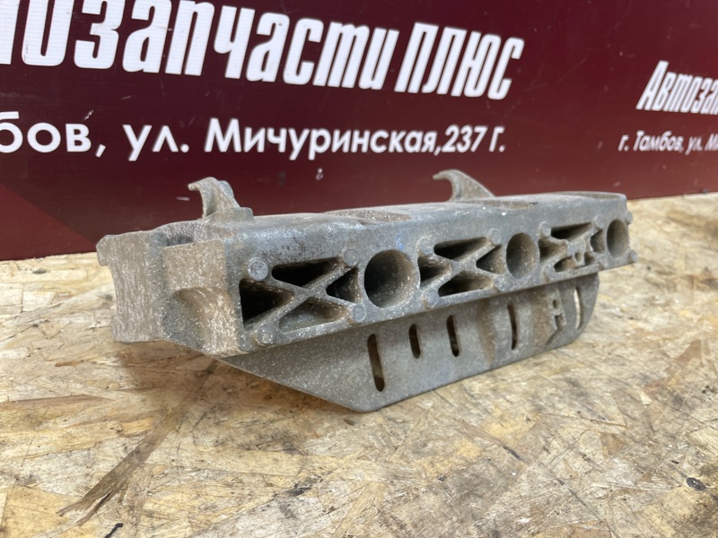 Кронштейн впускного коллектора - фото 4