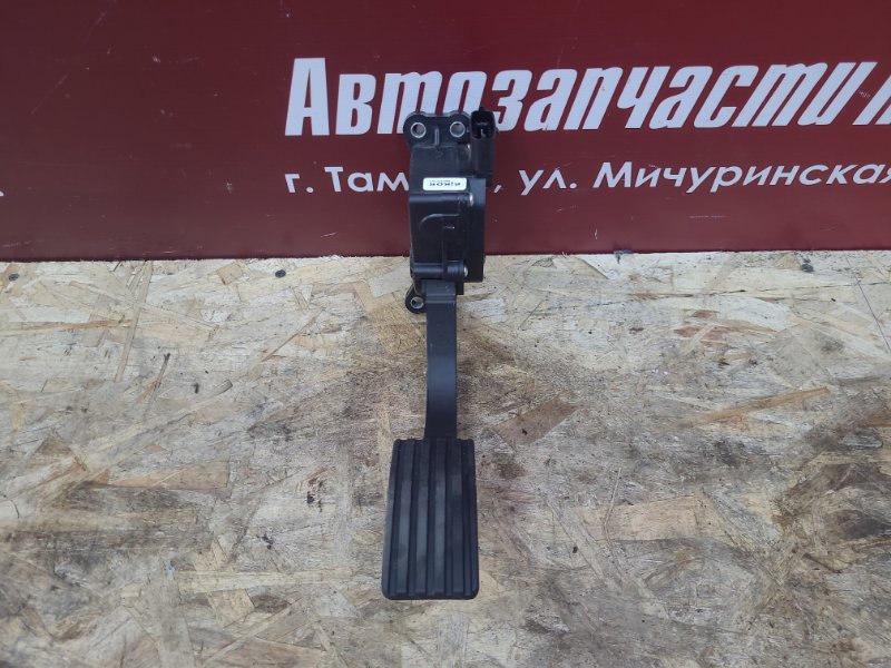 Педаль газа - фото 1