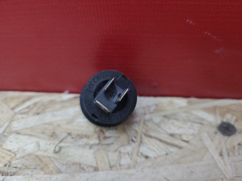 Кнопка открывания багажника - фото 4