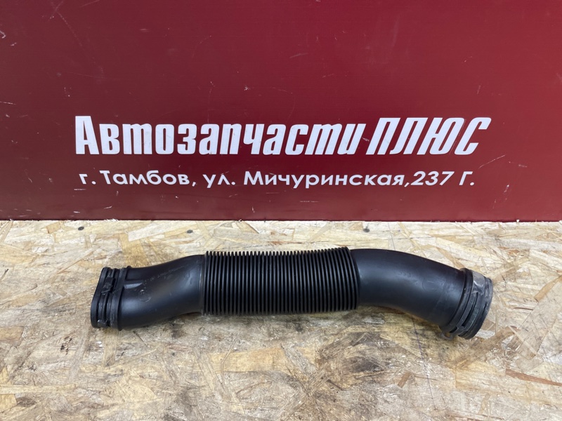 Патрубок воздушного фильтра - фото 1